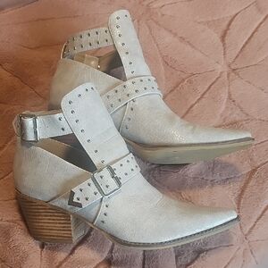 Elegant Women's Silver Ankle Booties